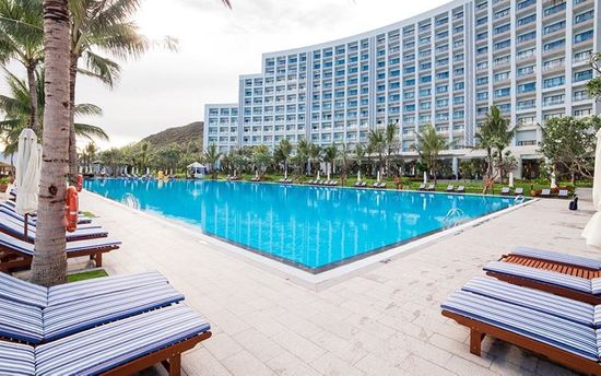 Hồ bơi Vinpearl Resort & Spa Nha Trang Bay