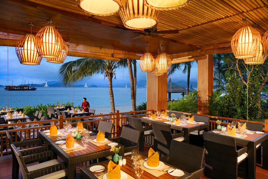 Nhà hàng Vinpearl Resort & Spa Nha Trang Bay