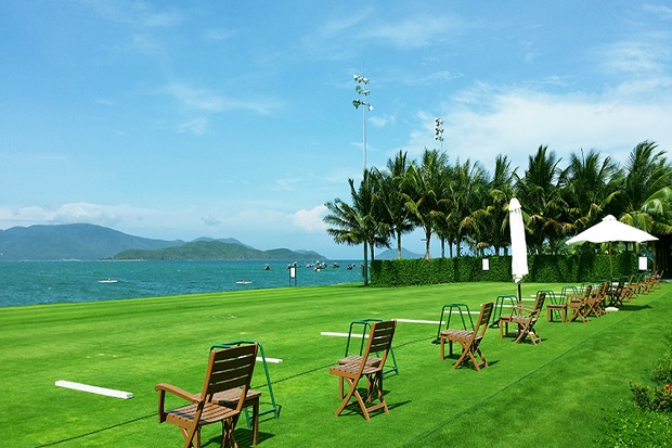 Top khách sạn 5 sao Nha Trang có sân golf